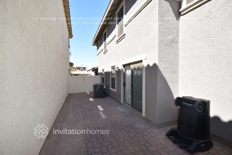 Building Photo - 5816 E Harmony Ave