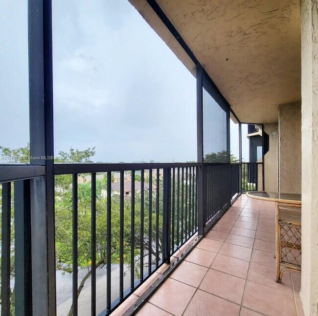 Building Photo - 3400 Blue Lake Dr