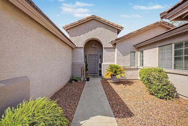 Building Photo - 8352 W San Juan Ave