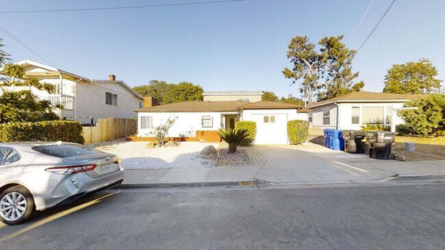 Primary Photo - 4BD/2BA on Tipton!
