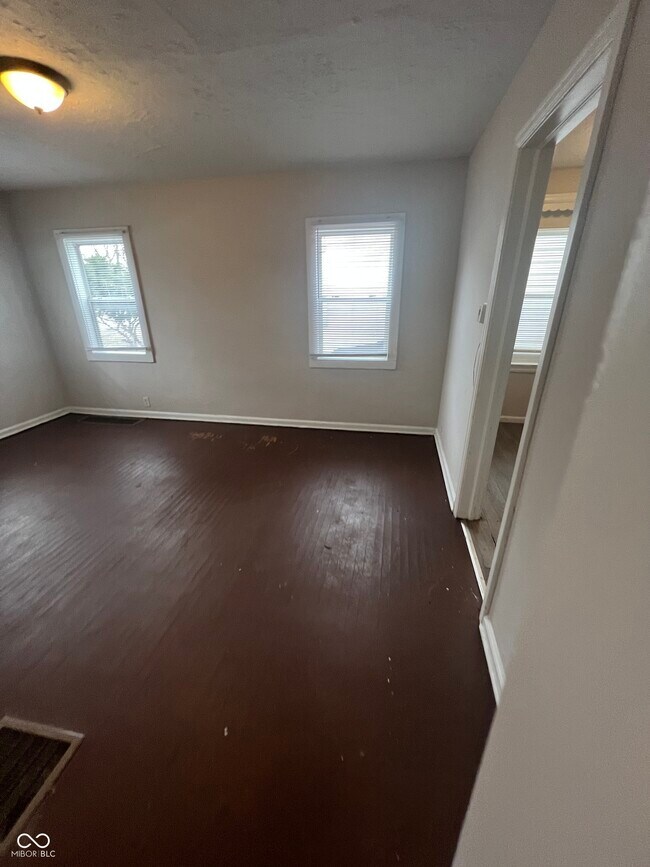 Building Photo - 3915 Hillside Ave