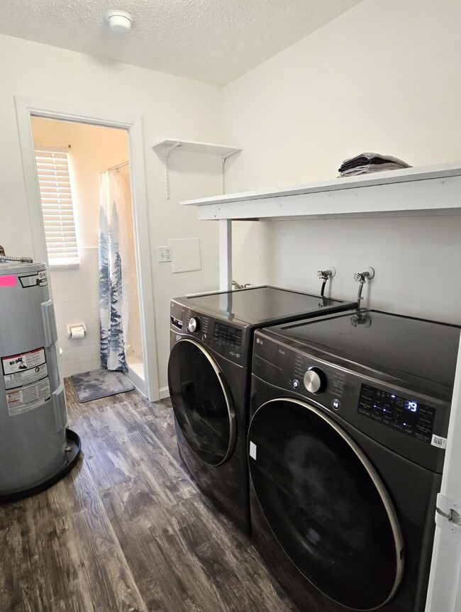 Building Photo - 1820 Martin St