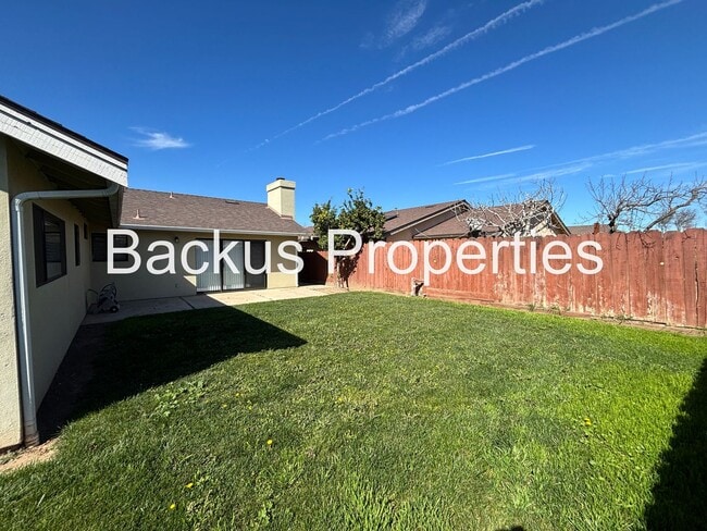 Building Photo - Wonderful Three bedroom Home in Greenfield