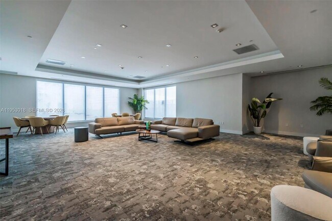 Building Photo - 1050 Brickell Ave