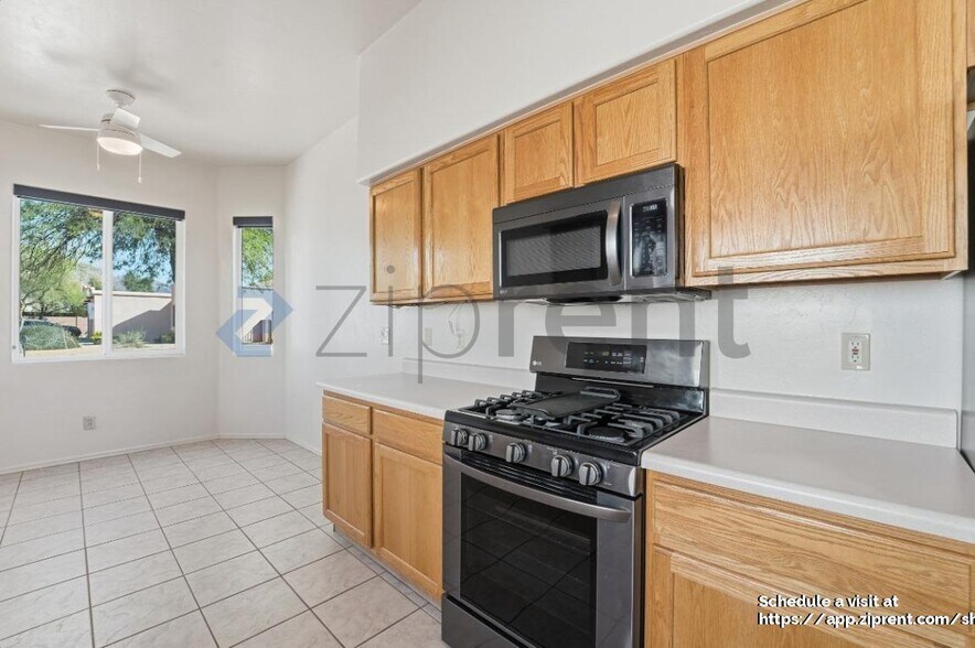 Building Photo - 8119 N Peppersauce Dr