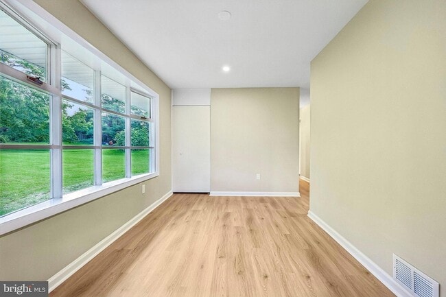 Building Photo - 7200 Vellex Ln
