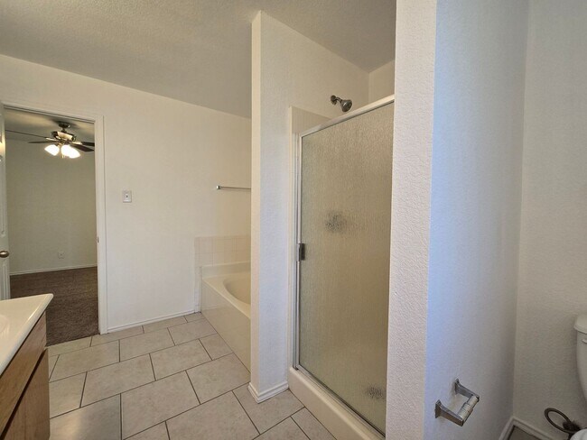 Building Photo - 3906 Kevin Shaw Dr