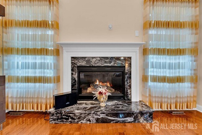 Building Photo - 47 McCormick Ave N