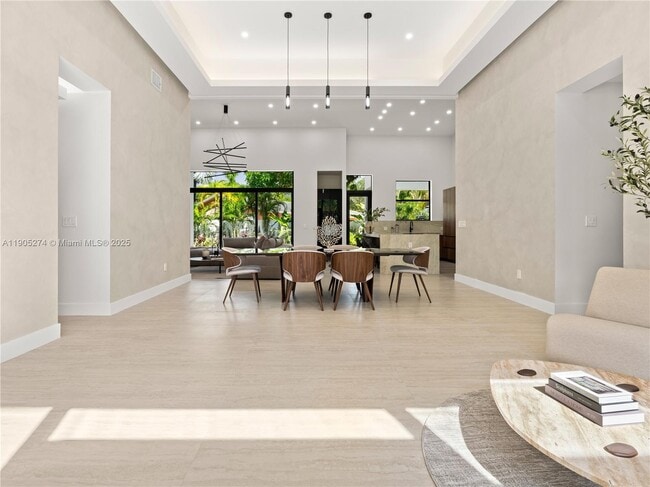 Building Photo - 543 NE 109th St