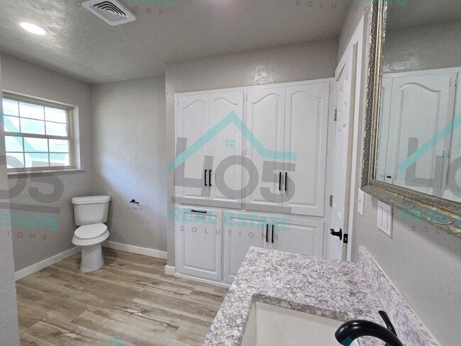 Building Photo - 3 Bedroom near Tinker AFB