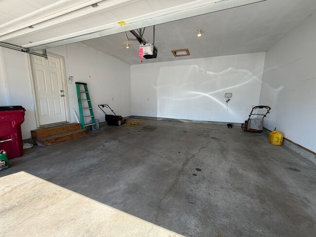 Building Photo - 3606 W Hughes Pl