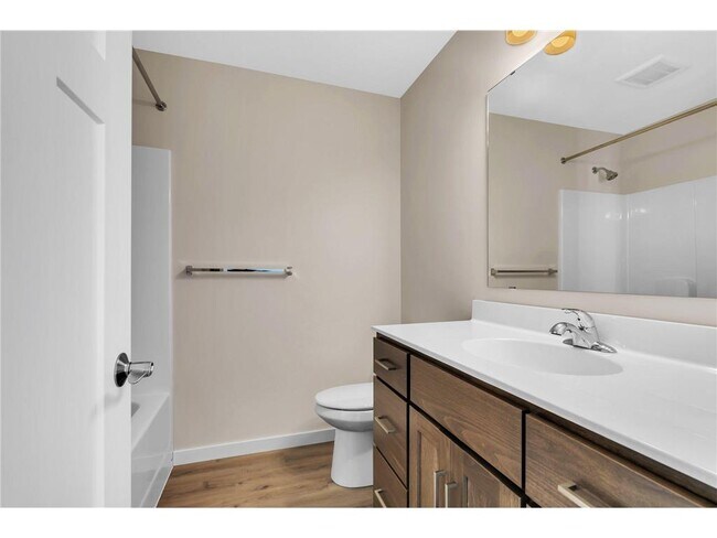 Building Photo - 4325 32nd St S
