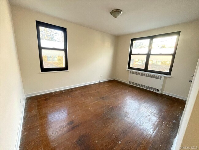 Building Photo - 141 E Hartsdale Ave