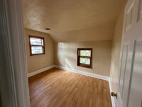 Building Photo - 35 Cowing St