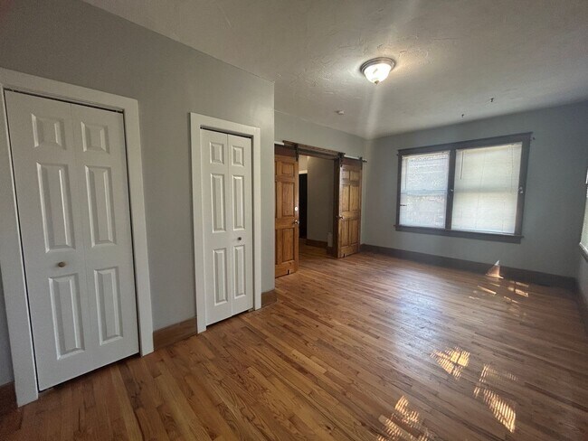 Building Photo - 3 Bedroom with a bonus room in East Davenport