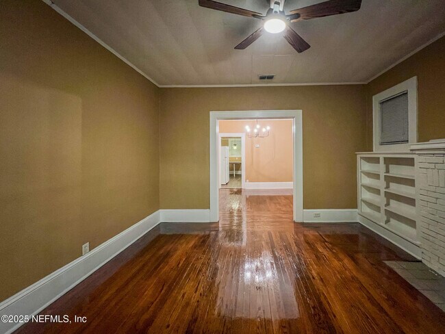 Building Photo - 2806 College St