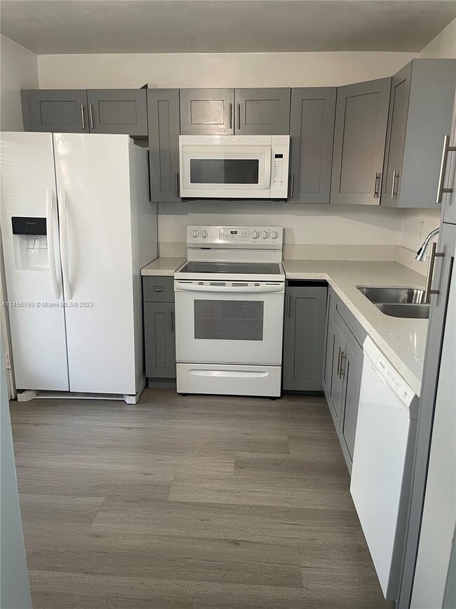 Building Photo - 404 NW 68th Ave