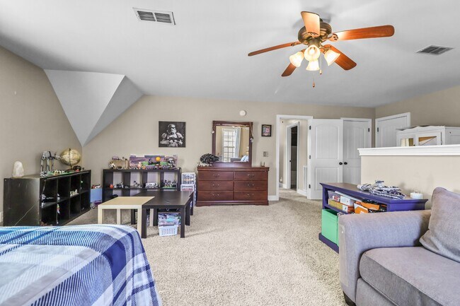 Building Photo - 951 Willow Circle