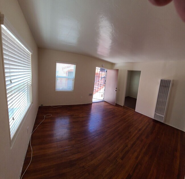 Building Photo - Cozy 1 BR Casitas in Golden Hill - Close t...
