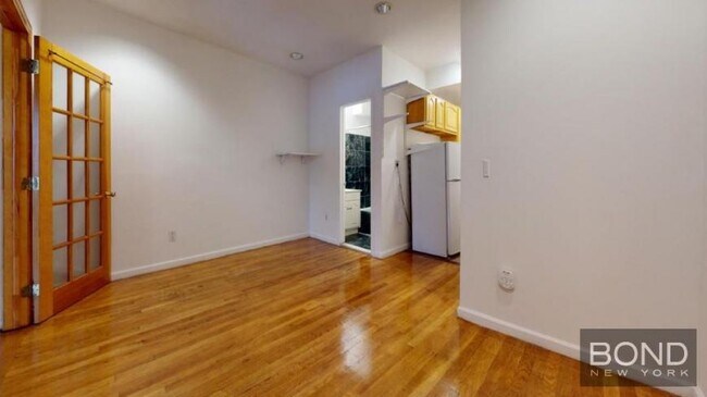 Building Photo - 2 bedroom in NEW YORK NY 10003