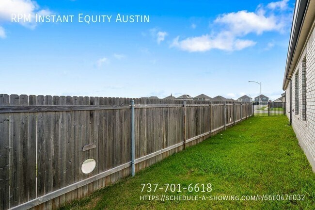 Building Photo - 6300 Carriage Pines Dr