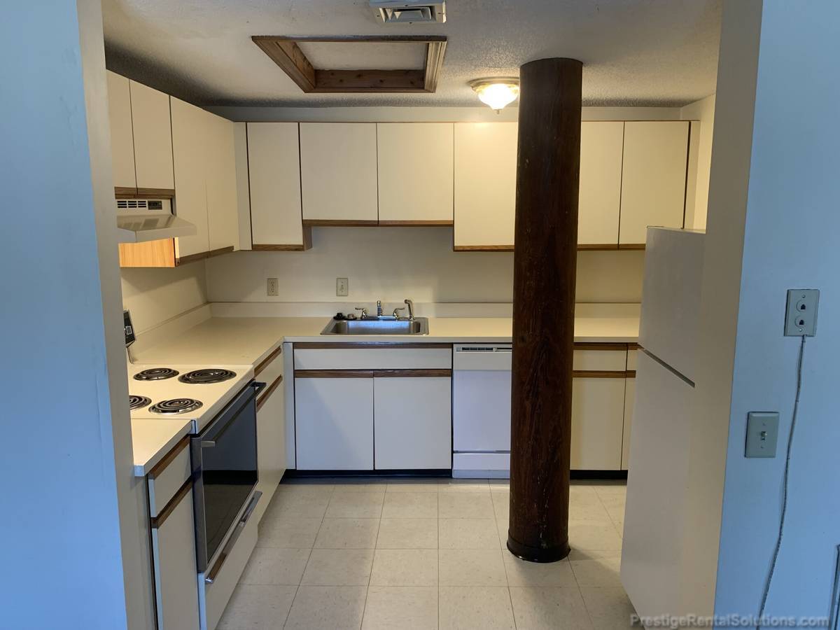 Building Photo - 180 Bemis Rd