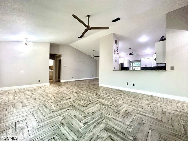 Building Photo - 210 SE 1st Pl