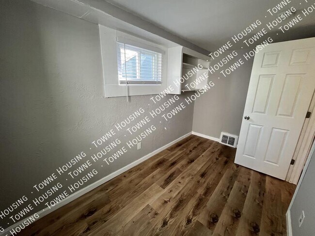 Building Photo - 80 Charlotte St