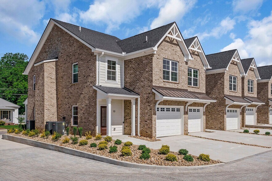 Building Photo - 207 S High St