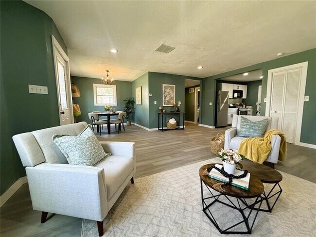 Building Photo - 12013 Teifer Ave
