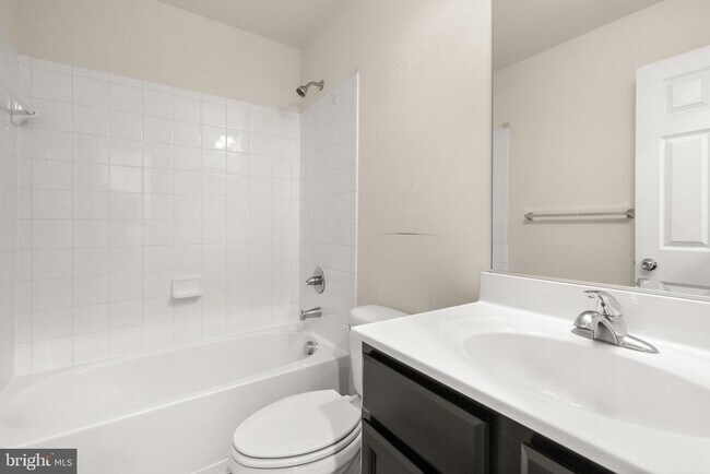 Building Photo - 111 Rotunda Dr