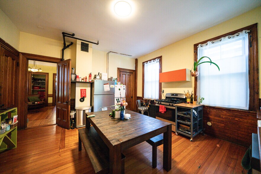Building Photo - 56 Alleghany St