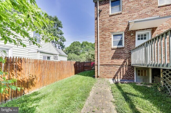 Building Photo - 4600 Jones Bridge Rd