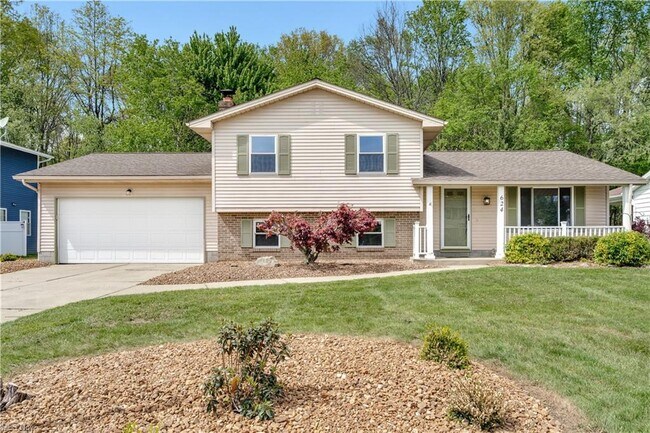 Building Photo - 624 Angiline Dr