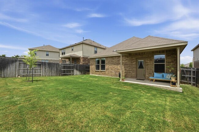 Building Photo - 516 Grace Lilly Dr