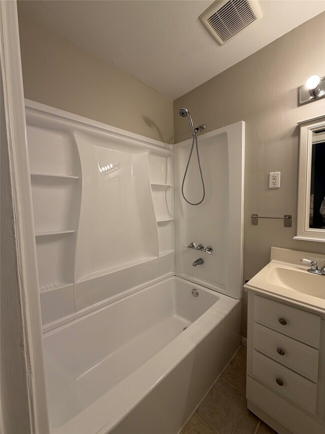 Building Photo - 5446 Jason St