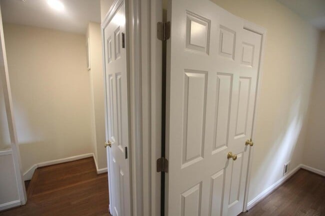 Building Photo - 10717 Maple St