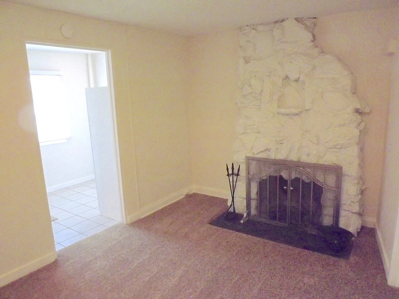 Building Photo - 115 N Park St