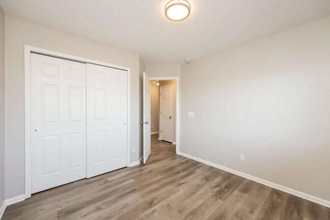 Building Photo - 4008 Ascendant Dr