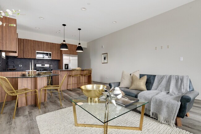 Building Photo - 810 E Irving Park Rd