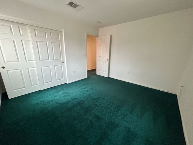 Building Photo - A Fabulous 3 Bedroom Home in Seven Hills