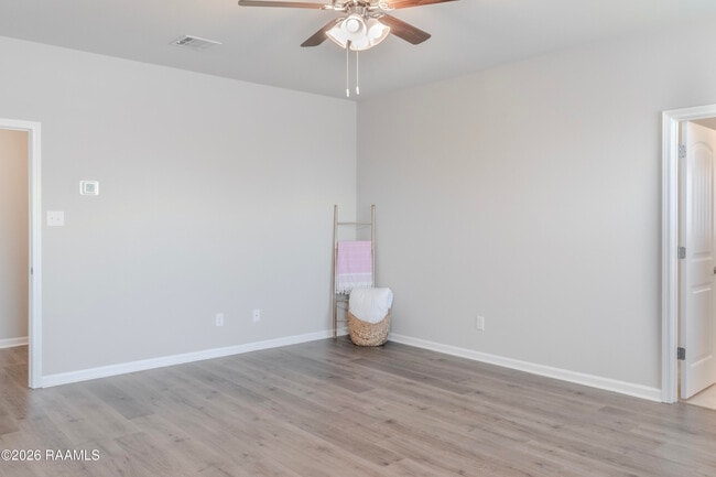 Building Photo - 400 Eastwood Dr