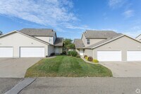 Building Photo - 4180 Pine Dr