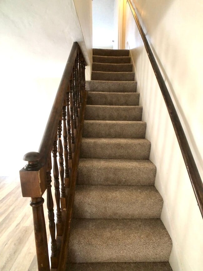 Building Photo - Mt Washington, 2 Bed 1.5 Bath House with Parking, A/C, Patio and More!