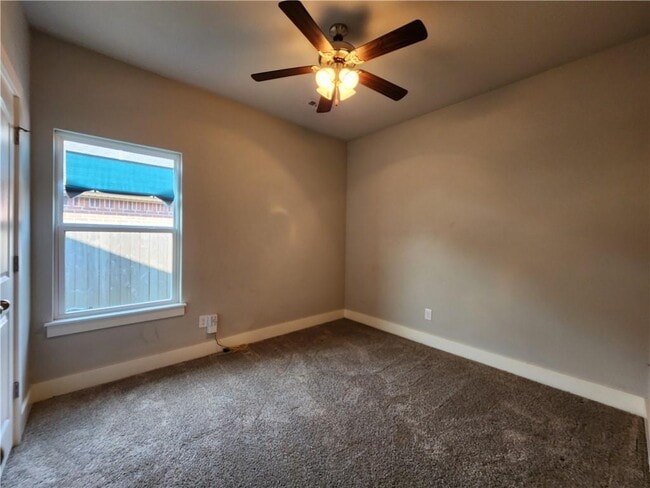 Building Photo - 59 E Loveland Loop
