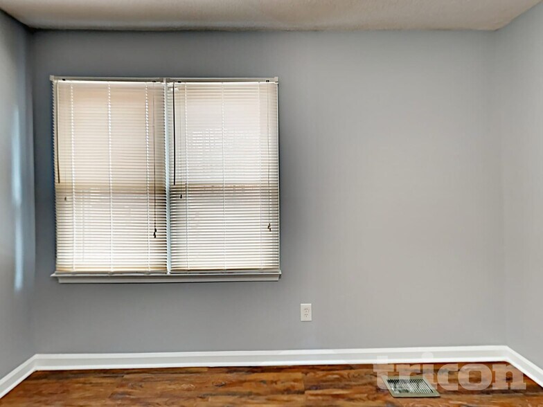 Building Photo - 709 Quail Hills Dr