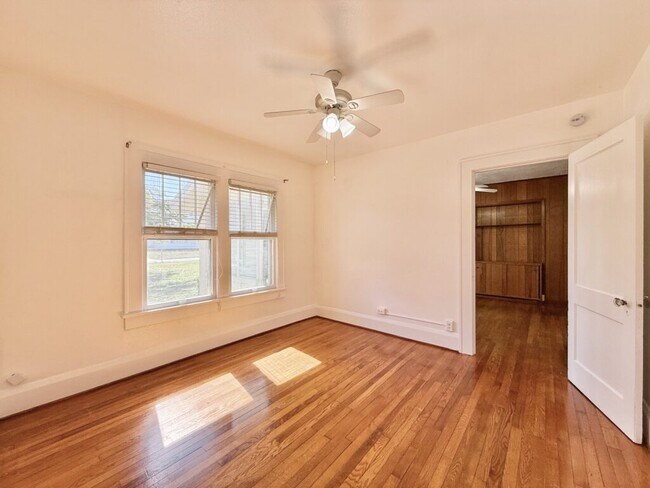 Building Photo - 1013 23rd St W