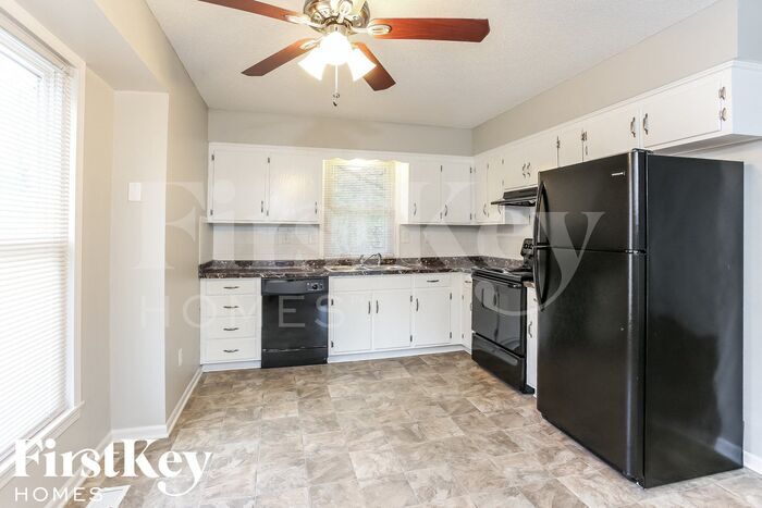 Building Photo - 7909 Sunset Cir