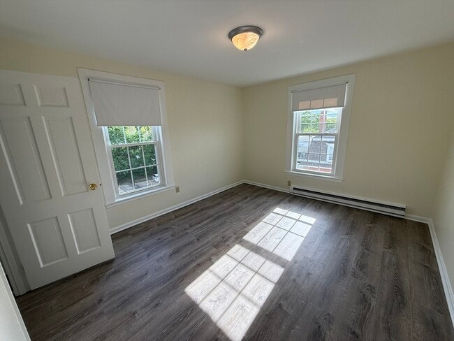 Building Photo - 8-10-10 Essex St