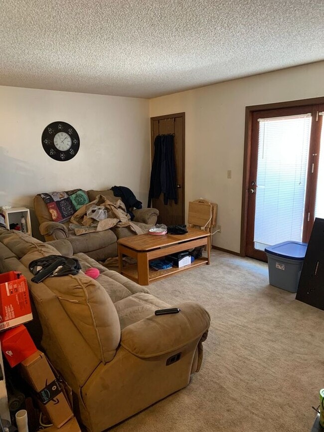 Building Photo - Rent includes all utilities except for ele...
